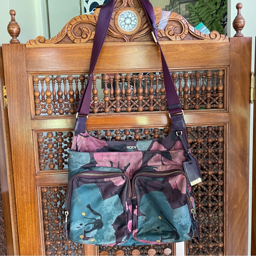Authentic Tumi Voyageur Sadler Crossbody Bag
